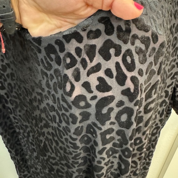 Kori America Black Leopard Burnout Velvet Tee – Size XL - Picture 3 of 5